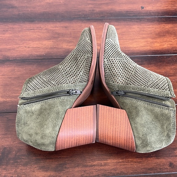 Lucky Brand "Zeshia" Olive Green Suede Bootie Size 8.5 Like New Boho Rodeo - Picture 6 of 9